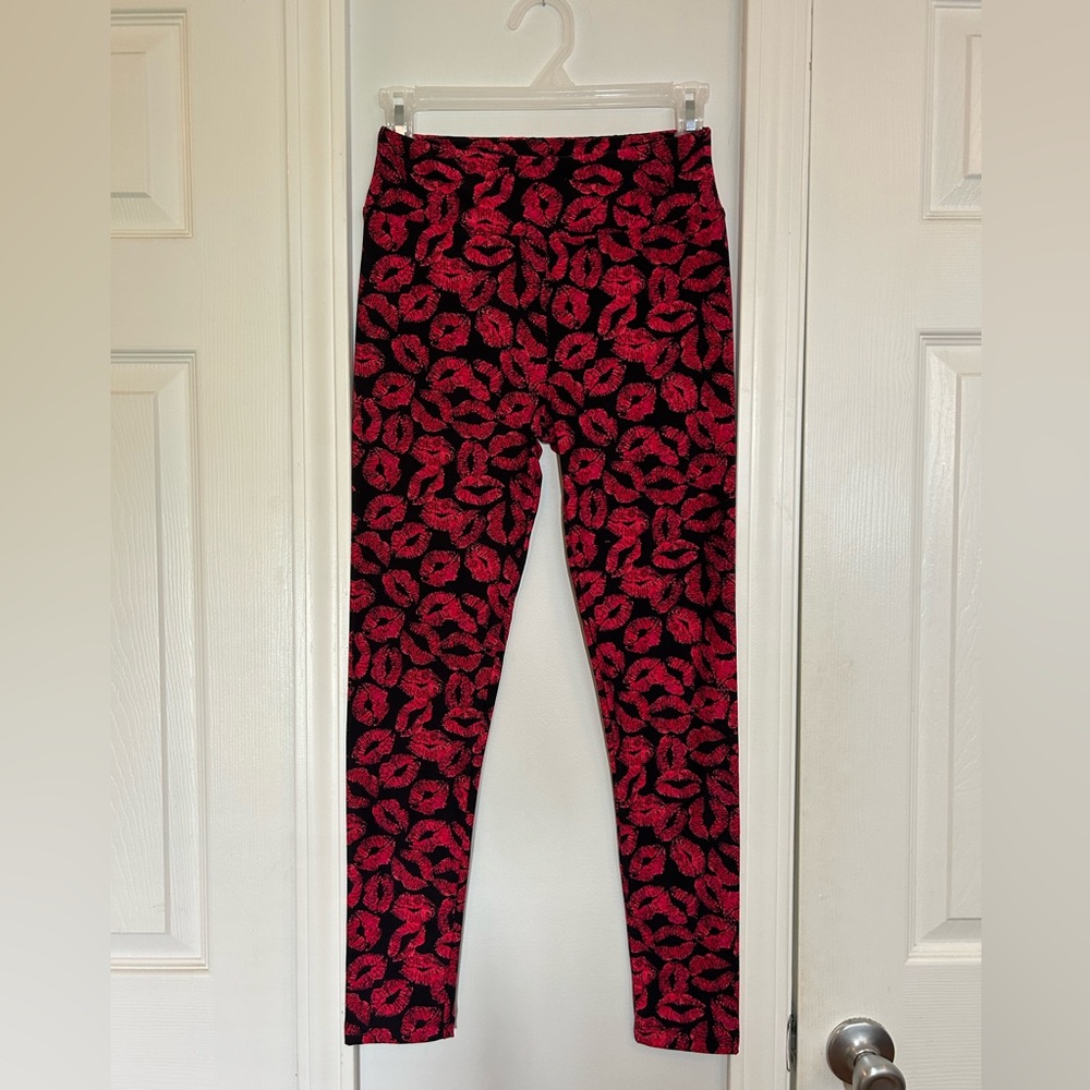 Black Leggings with Red Lipstick Kiss Print